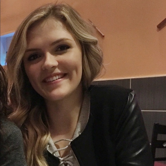 Meet your posher, Charlene! - Picture 1 of 1